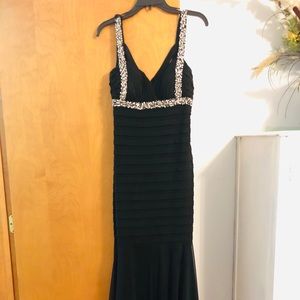 BLACK EVENING GOWN